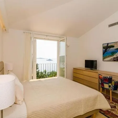 Villa Orlando - Five Bedroom With Swimming Pool And Sea View