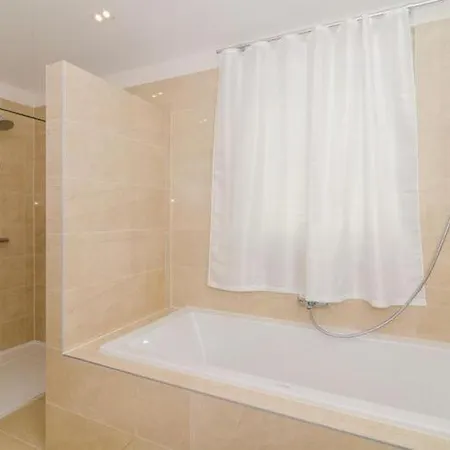 Villa Orlando - Five Bedroom With Swimming Pool And Sea View Mlini