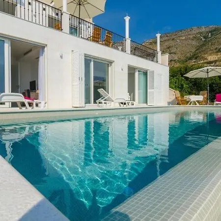 Orlando - Five Bedroom With Swimming Pool And Sea View * Mlini