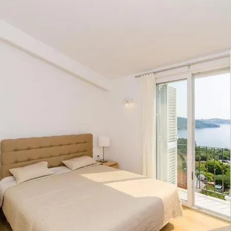 Orlando - Five Bedroom With Swimming Pool And Sea View Villa