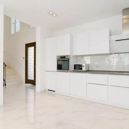 Orlando - Five Bedroom With Swimming Pool And Sea View Villa Mlini