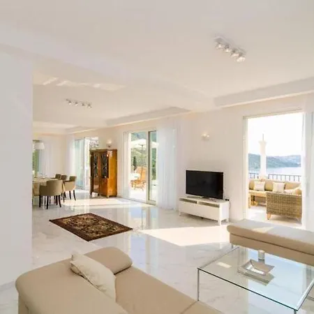 Orlando - Five Bedroom With Swimming Pool And Sea View Villa