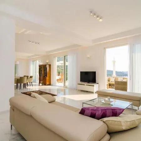 Orlando - Five Bedroom With Swimming Pool And Sea View Villa *