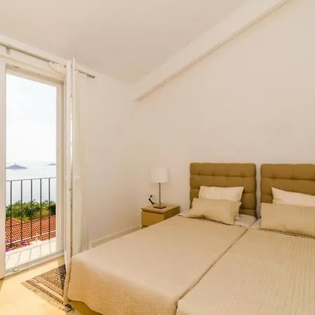 Orlando - Five Bedroom With Swimming Pool And Sea View Mlini