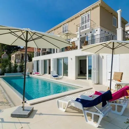 Orlando - Five Bedroom With Swimming Pool And Sea View Villa Mlini