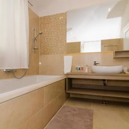 Orlando - Five Bedroom With Swimming Pool And Sea View Villa *