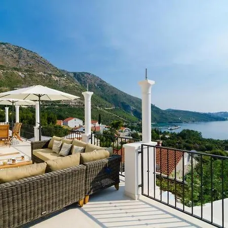 Villa Orlando - Five Bedroom With Swimming Pool And Sea View *