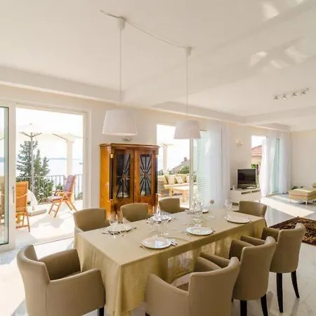 Orlando - Five Bedroom With Swimming Pool And Sea View Villa